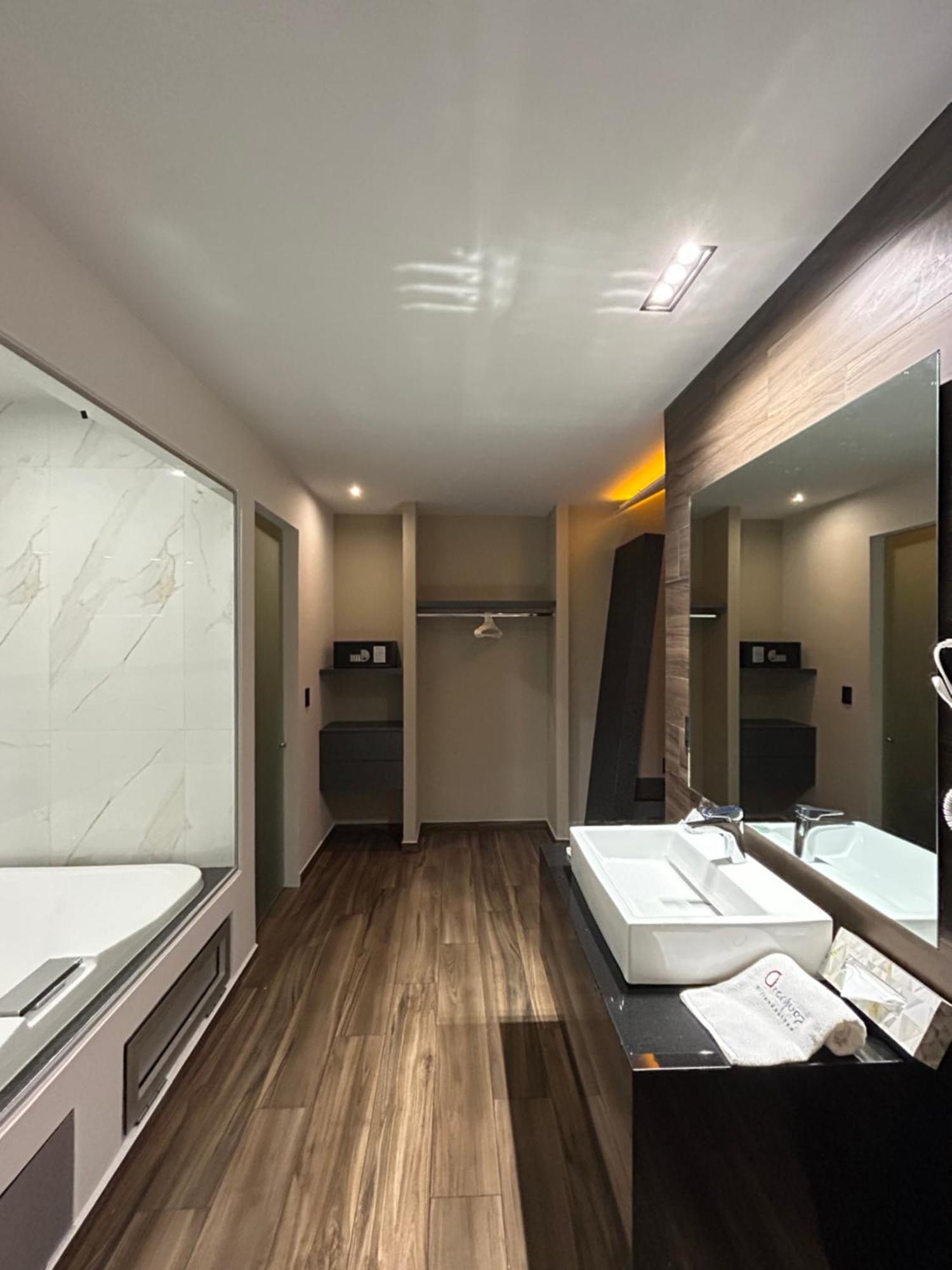 King Room with Spa Bath,1693807666:JPEG